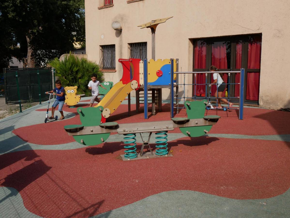 Ulvf Les Residences Du Colombier Frejus Luaran gambar