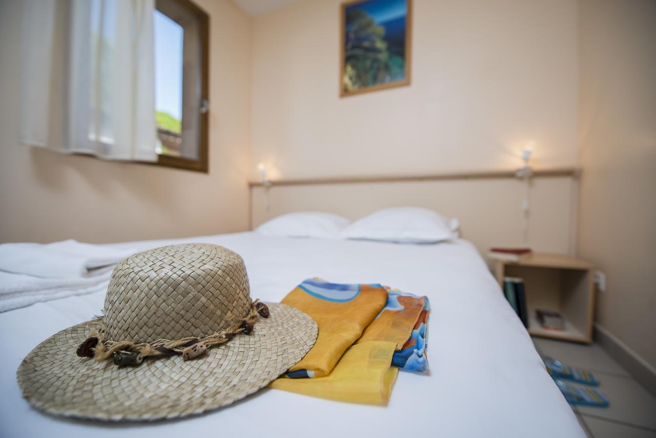 Ulvf Les Residences Du Colombier Frejus Luaran gambar